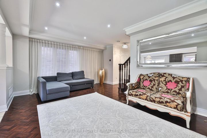 Photo 9 at 86 Venice Gate Drive, Vellore Village, Vaughan