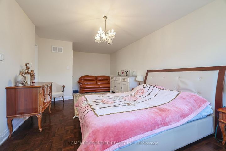 Photo 20 at 86 Venice Gate Drive, Vellore Village, Vaughan