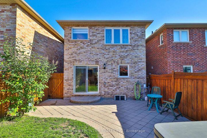 Photo 30 at 86 Venice Gate Drive, Vellore Village, Vaughan