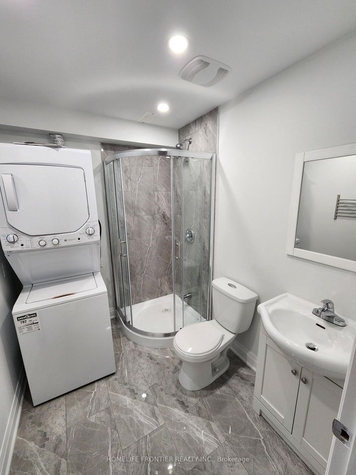 Photo 34 at 86 Venice Gate Drive, Vellore Village, Vaughan