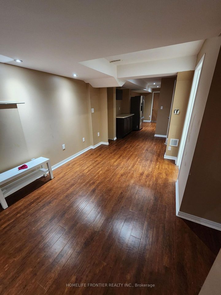 Photo 35 at 86 Venice Gate Drive, Vellore Village, Vaughan