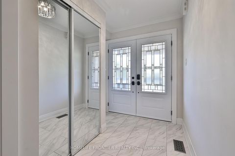 Photo 2 at 86 Venice Gate Drive, Vellore Village, Vaughan