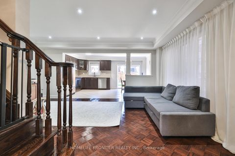 Photo 5 at 86 Venice Gate Drive, Vellore Village, Vaughan