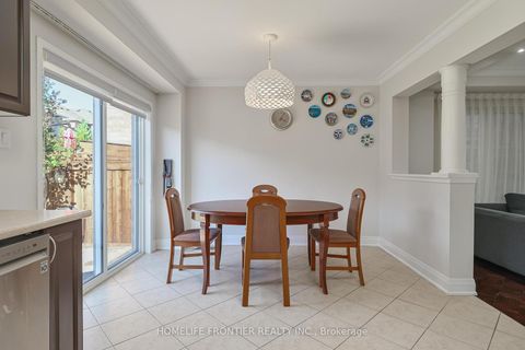 Photo 14 at 86 Venice Gate Drive, Vellore Village, Vaughan