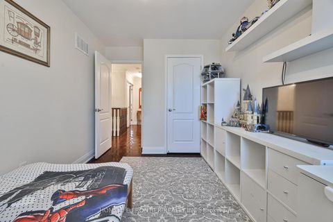 Photo 27 at 86 Venice Gate Drive, Vellore Village, Vaughan