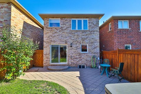 Photo 30 at 86 Venice Gate Drive, Vellore Village, Vaughan