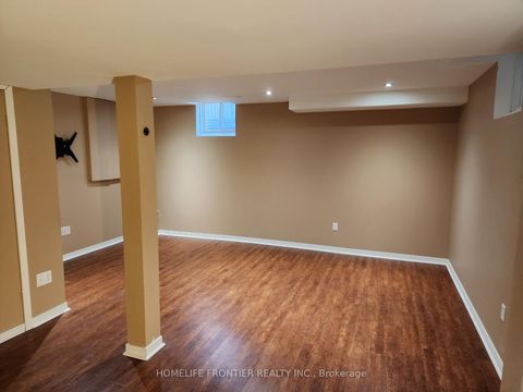 Photo 33 at 86 Venice Gate Drive, Vellore Village, Vaughan
