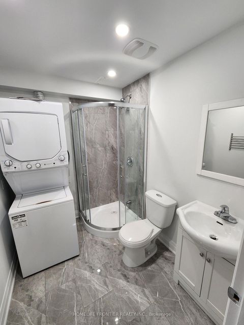 Photo 34 at 86 Venice Gate Drive, Vellore Village, Vaughan