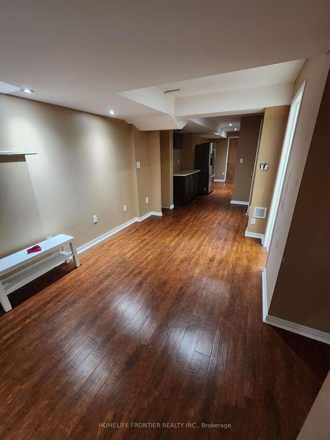 Photo 35 at 86 Venice Gate Drive, Vellore Village, Vaughan