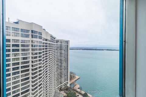 Photo 9 at 3703 - 77 Harbour Square, Waterfront Communities C1, Toronto