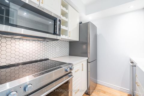 Photo 14 at 3703 - 77 Harbour Square, Waterfront Communities C1, Toronto