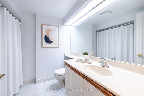 Photo 18 at 3703 - 77 Harbour Square, Waterfront Communities C1, Toronto