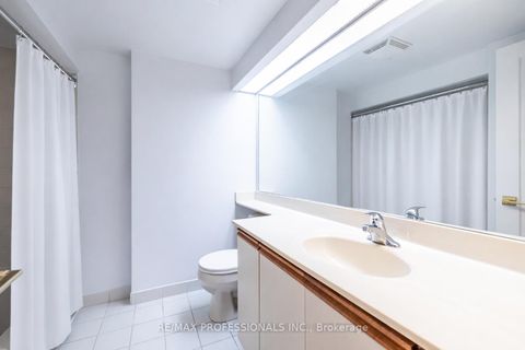 Photo 19 at 3703 - 77 Harbour Square, Waterfront Communities C1, Toronto