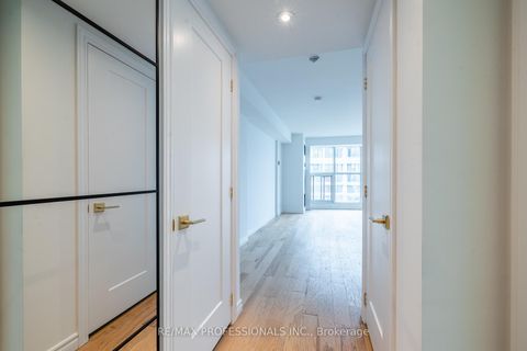 Photo 20 at 3703 - 77 Harbour Square, Waterfront Communities C1, Toronto