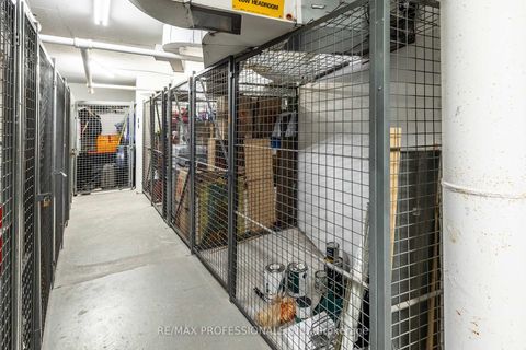 Photo 23 at 3703 - 77 Harbour Square, Waterfront Communities C1, Toronto