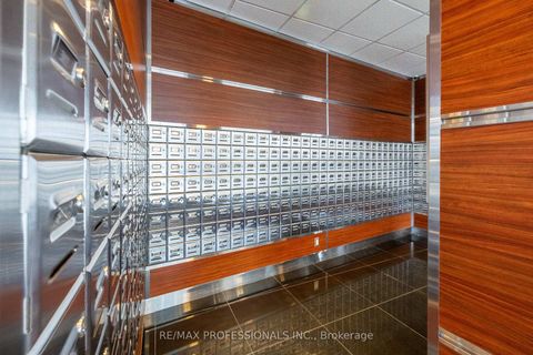 Photo 28 at 3703 - 77 Harbour Square, Waterfront Communities C1, Toronto