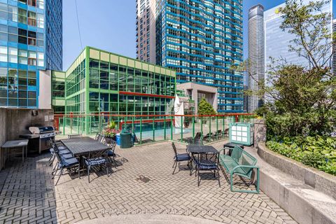 Photo 31 at 3703 - 77 Harbour Square, Waterfront Communities C1, Toronto