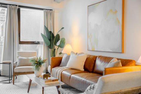 Photo 7 at 613 - 51 Trolley Crescent, Moss Park, Toronto