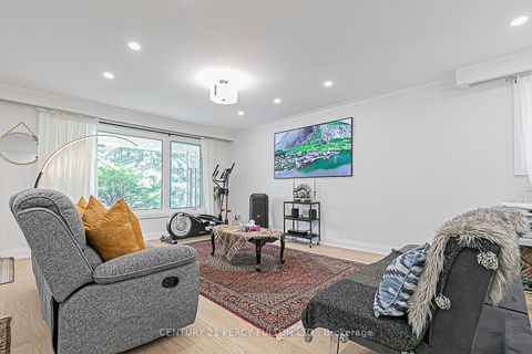 Photo 6 at 168 Ruggles Avenue, Harding, Richmond Hill