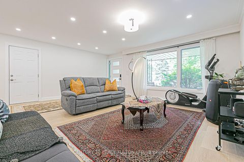 Photo 7 at 168 Ruggles Avenue, Harding, Richmond Hill