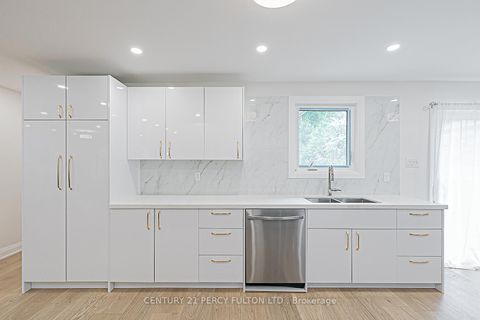 Photo 12 at 168 Ruggles Avenue, Harding, Richmond Hill