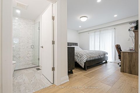 Photo 14 at 168 Ruggles Avenue, Harding, Richmond Hill