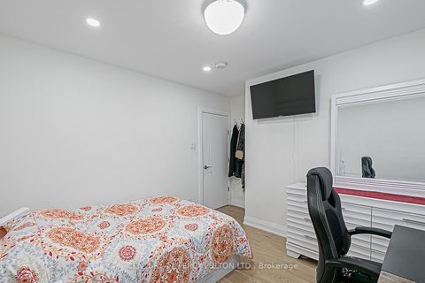 Photo 21 at 168 Ruggles Avenue, Harding, Richmond Hill