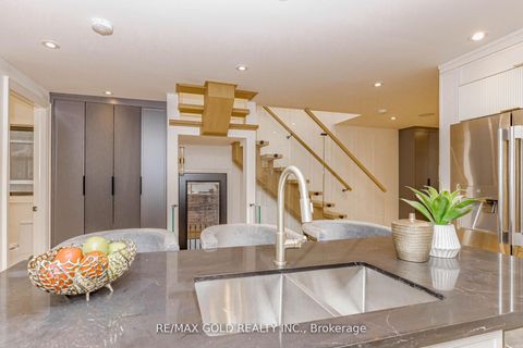 Photo 11 at 786 Euclid Avenue, Annex, Toronto