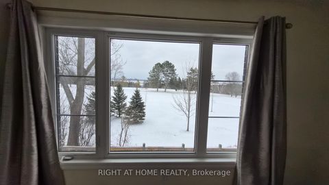 Photo 3 at 34 - 384 Arctic Red Drive, Windfields, Oshawa