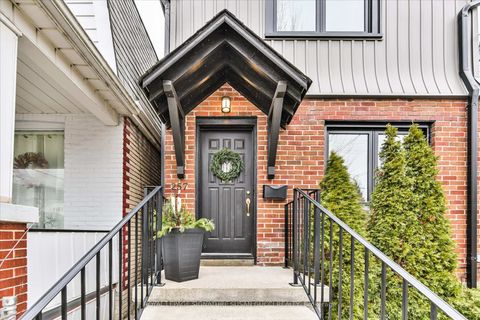 Photo 1 at 257 Lumsden Avenue, Lumsden, Toronto