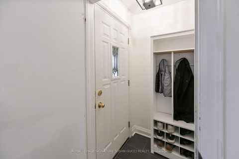 Photo 2 at 257 Lumsden Avenue, Lumsden, Toronto