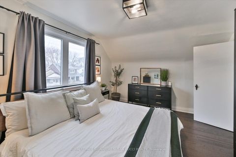 Photo 18 at 257 Lumsden Avenue, Lumsden, Toronto