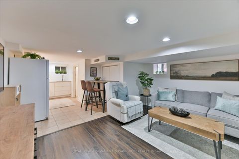 Photo 25 at 257 Lumsden Avenue, Lumsden, Toronto