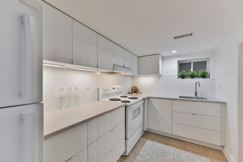 Photo 28 at 257 Lumsden Avenue, Lumsden, Toronto