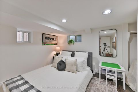 Photo 32 at 257 Lumsden Avenue, Lumsden, Toronto