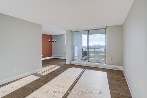 Photo 10 at 1503 - 15 Vicora Linkway Way, Flemingdon Park, Toronto