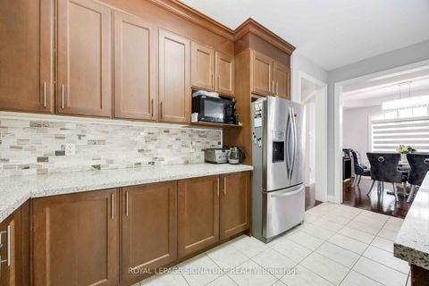 Photo 10 at 189 Algoma Drive, Kleinburg, Vaughan