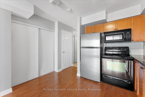 Photo 7 at 910 - 1369 Bloor Street W, Dufferin Grove, Toronto