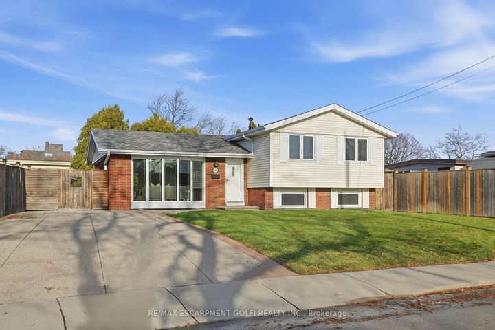 Photo 1 at 38 Coral Drive, Lawfield, Hamilton