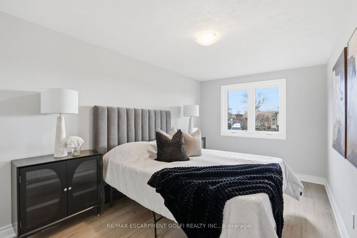 Photo 13 at 38 Coral Drive, Lawfield, Hamilton