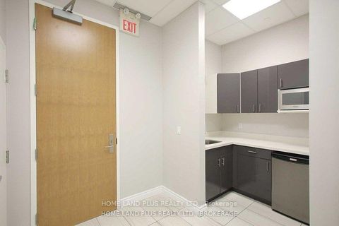 Photo 4 at 5M - 4773 Yonge Street, Willowdale East, Toronto