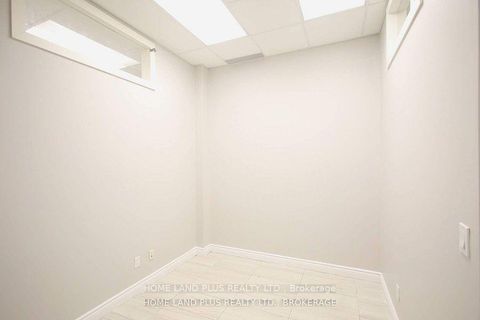 Photo 11 at 5M - 4773 Yonge Street, Willowdale East, Toronto