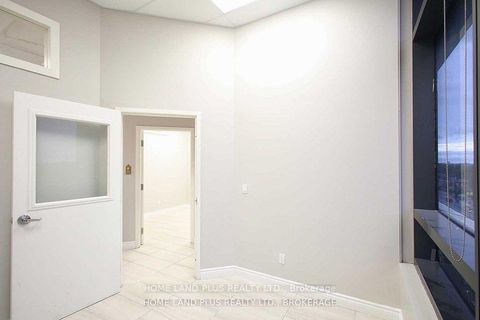 Photo 14 at 5M - 4773 Yonge Street, Willowdale East, Toronto