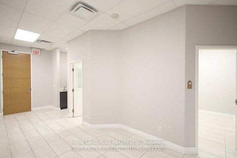 Photo 15 at 5M - 4773 Yonge Street, Willowdale East, Toronto