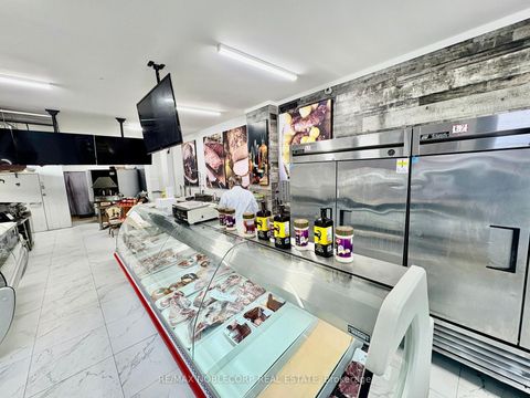 Photo 4 at 2992 Lake Shore Boulevard W, New Toronto, Toronto