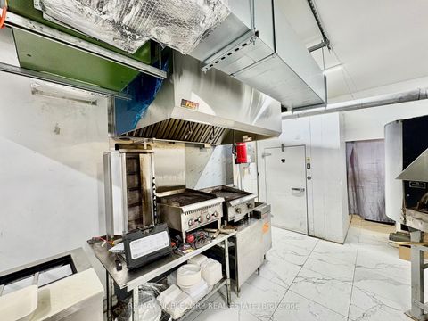 Photo 5 at 2992 Lake Shore Boulevard W, New Toronto, Toronto