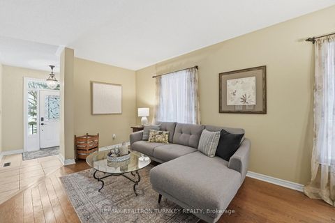 Photo 5 at 228 Sawmill Valley Drive, Summerhill Estates, Newmarket