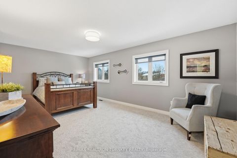 Photo 17 at 228 Sawmill Valley Drive, Summerhill Estates, Newmarket