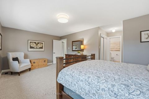 Photo 19 at 228 Sawmill Valley Drive, Summerhill Estates, Newmarket