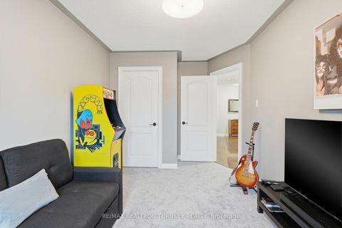 Photo 22 at 228 Sawmill Valley Drive, Summerhill Estates, Newmarket